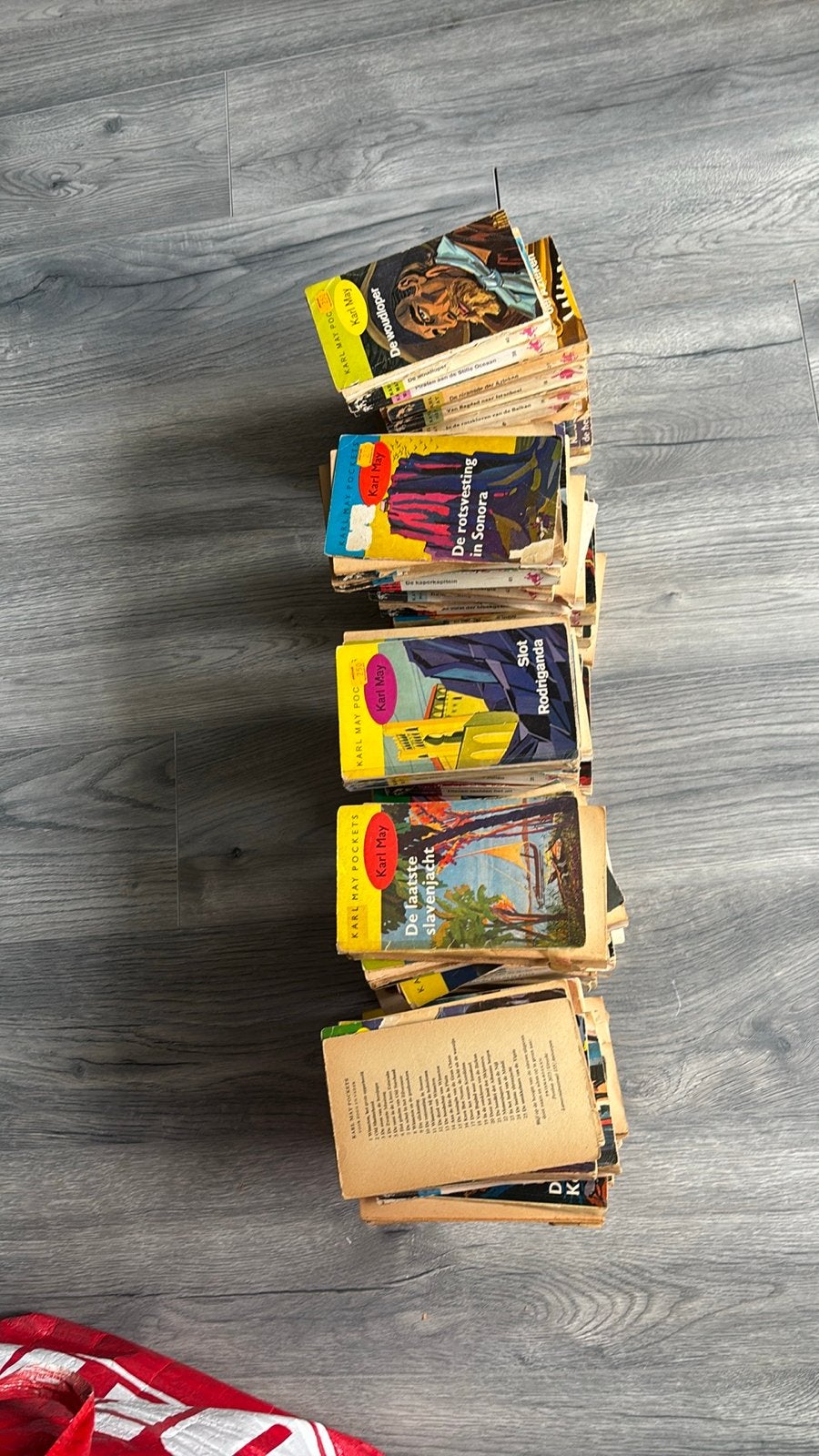Karl May boeken - Diverse titels, Ophalen, Gelezen, Nederland