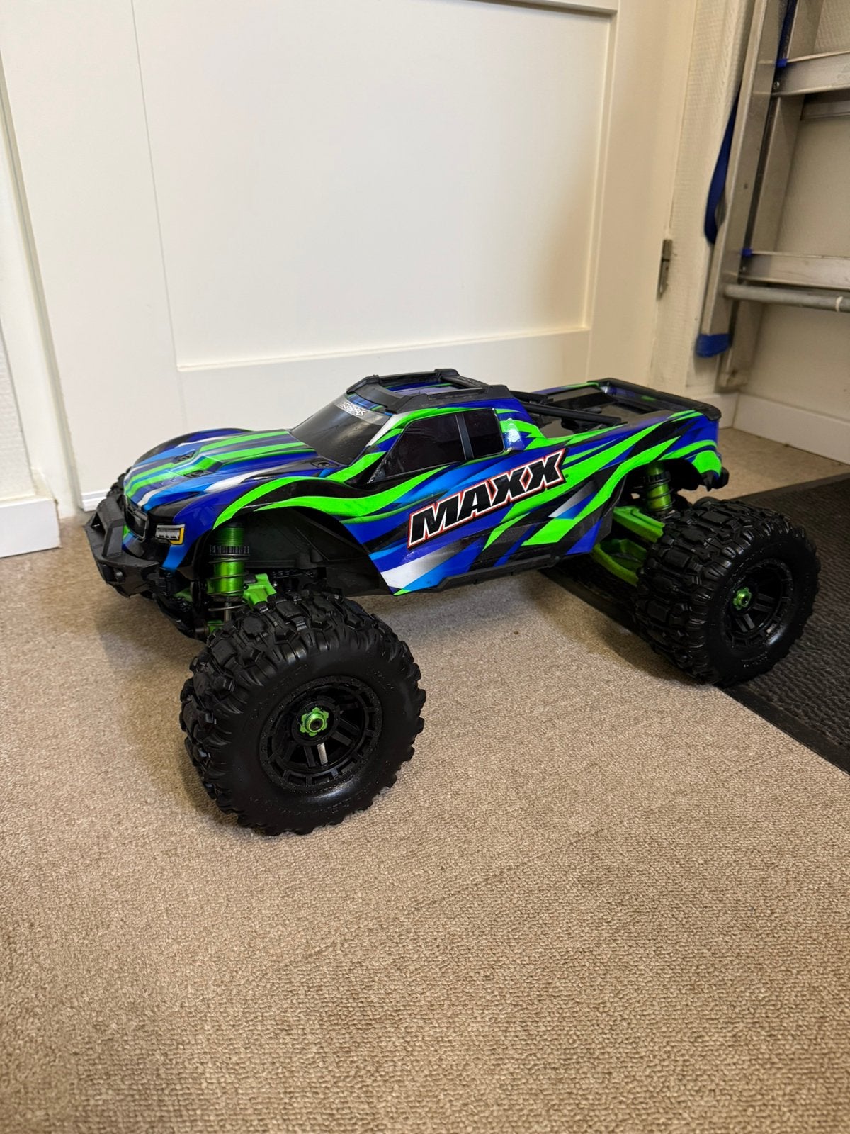 Traxxas Maxx V2, Hobby en Vrije tijd, Ophalen, Zo goed als nieuw, Overige schalen, Auto offroad