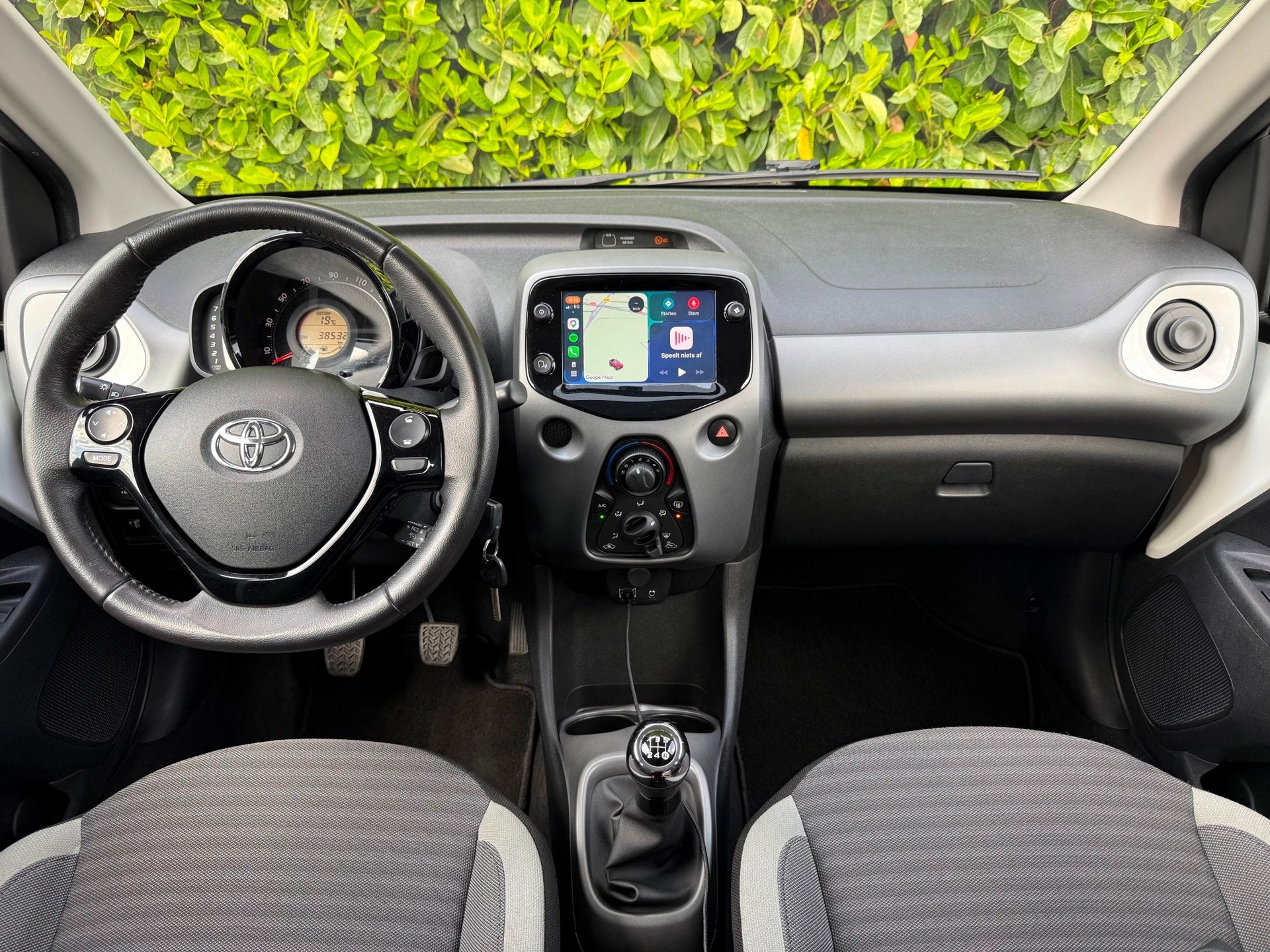 Toyota Aygo 1.0 VVT-i x-play limited |CARPLAY|CAMERA|AIRCO, Voorwielaandrijving, Stof, Gebruikt, Euro 6