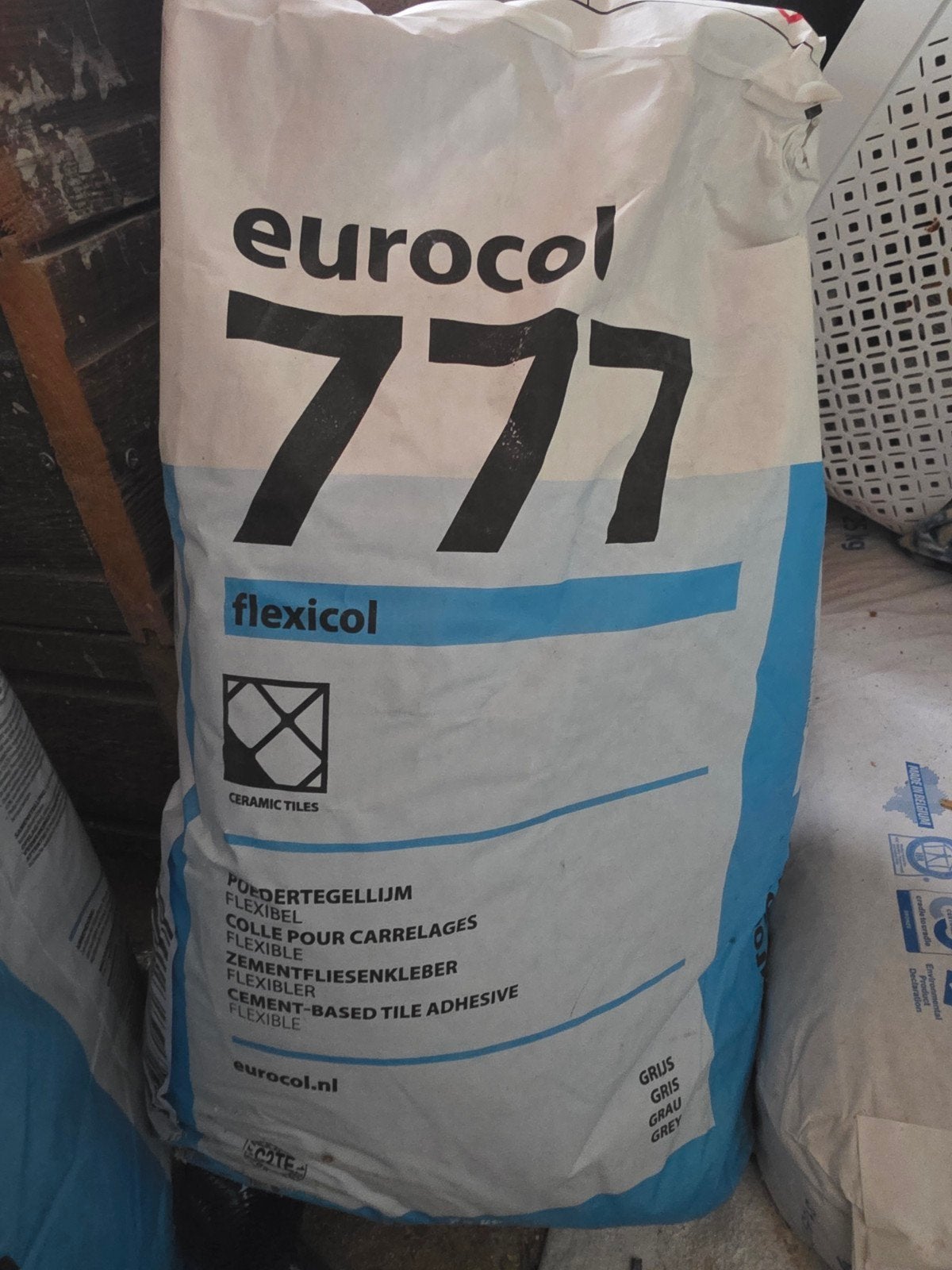 Poeder tegellijm flexibel  eurocol 777, Ophalen, Overige materialen, Minder dan 4 cm, 15 m² of meer
