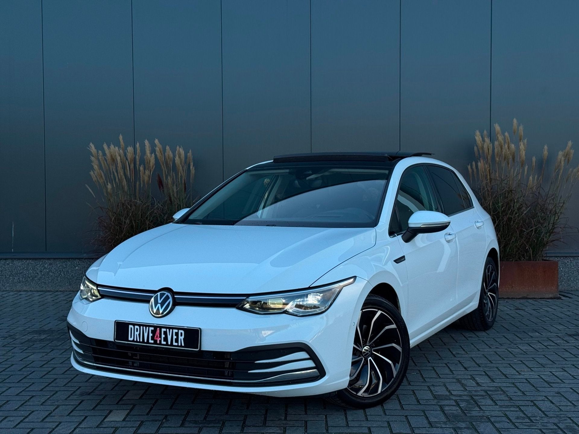 Volkswagen GOLF 1.5 eTSI | Pano | HUD | IQ | Memory | Dodeho, Auto's, 4 cilinders, Alcantara, Wit, Bedrijf