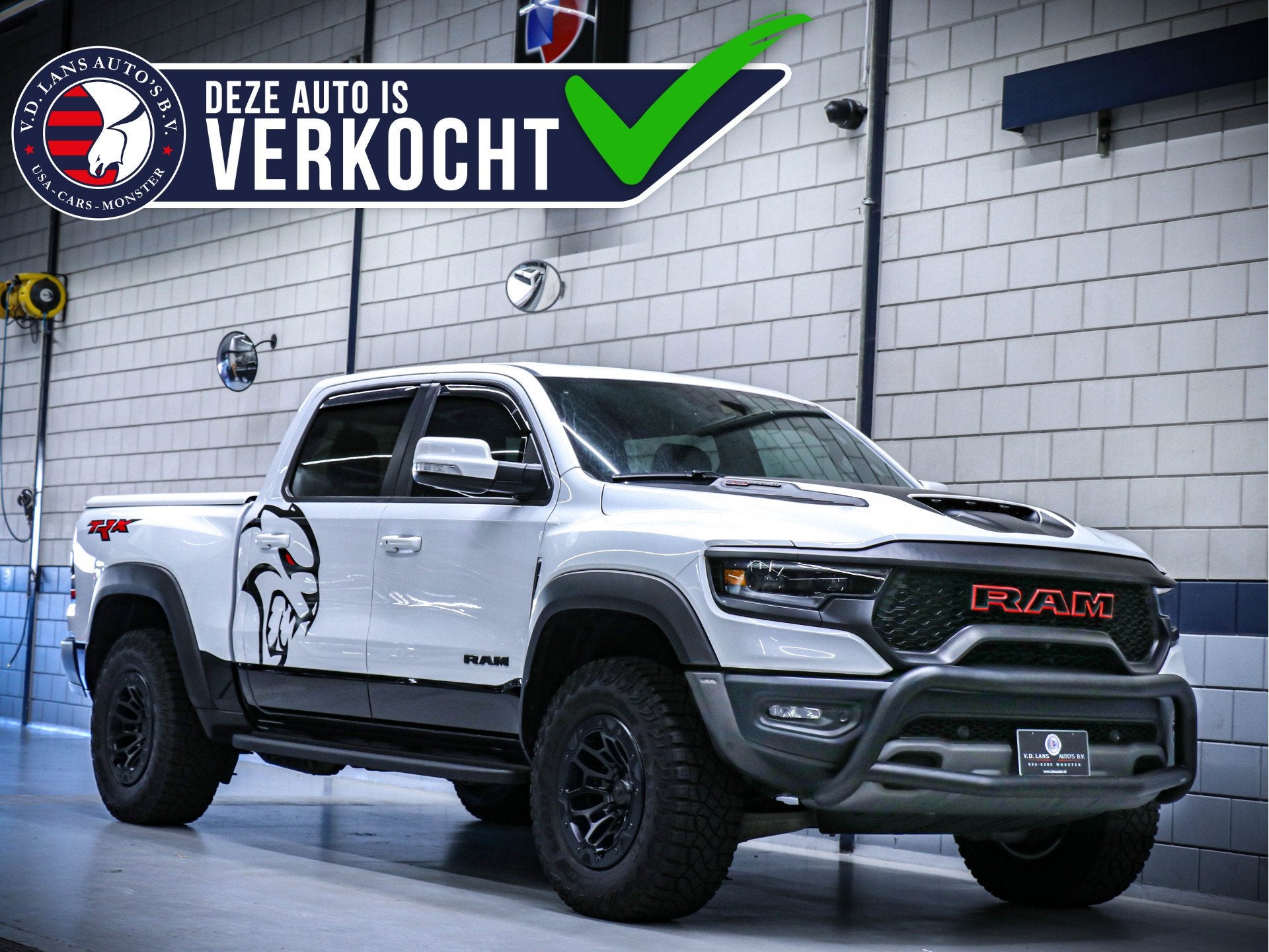 Dodge Ram 1500 TRX | 6.2L V8 Supercharged | 4x4 Crew Cab | C, Auto's, Automaat, Dealer onderhouden, Gebruikt, Wit