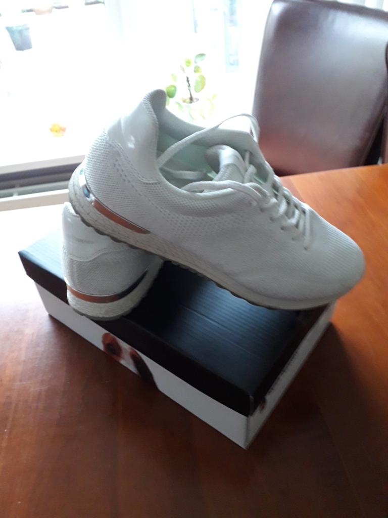 Hush Puppies  witte sneaker maat 42, Kleding | Dames, Schoenen, Ophalen of Verzenden, Zo goed als nieuw, Wit, Sneakers of Gympen