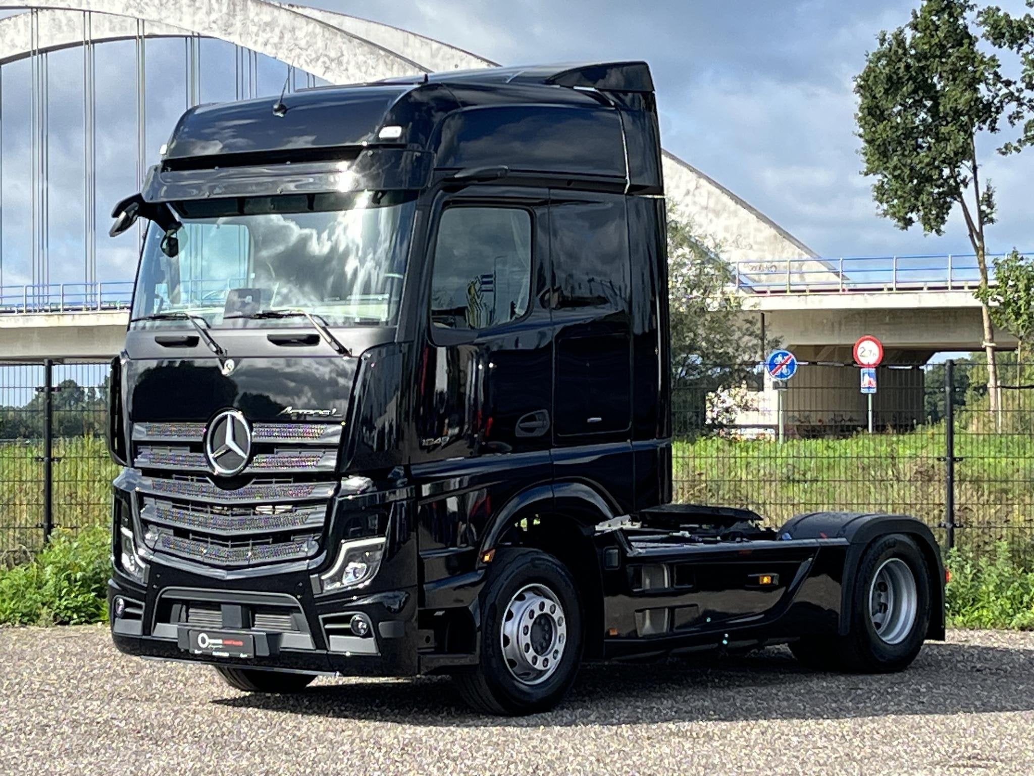 Mercedes-Benz Actros 1848 LS | BigSpace | LED Package | Full, Auto's, Automaat, Stof, Zwart, Mercedes-Benz
