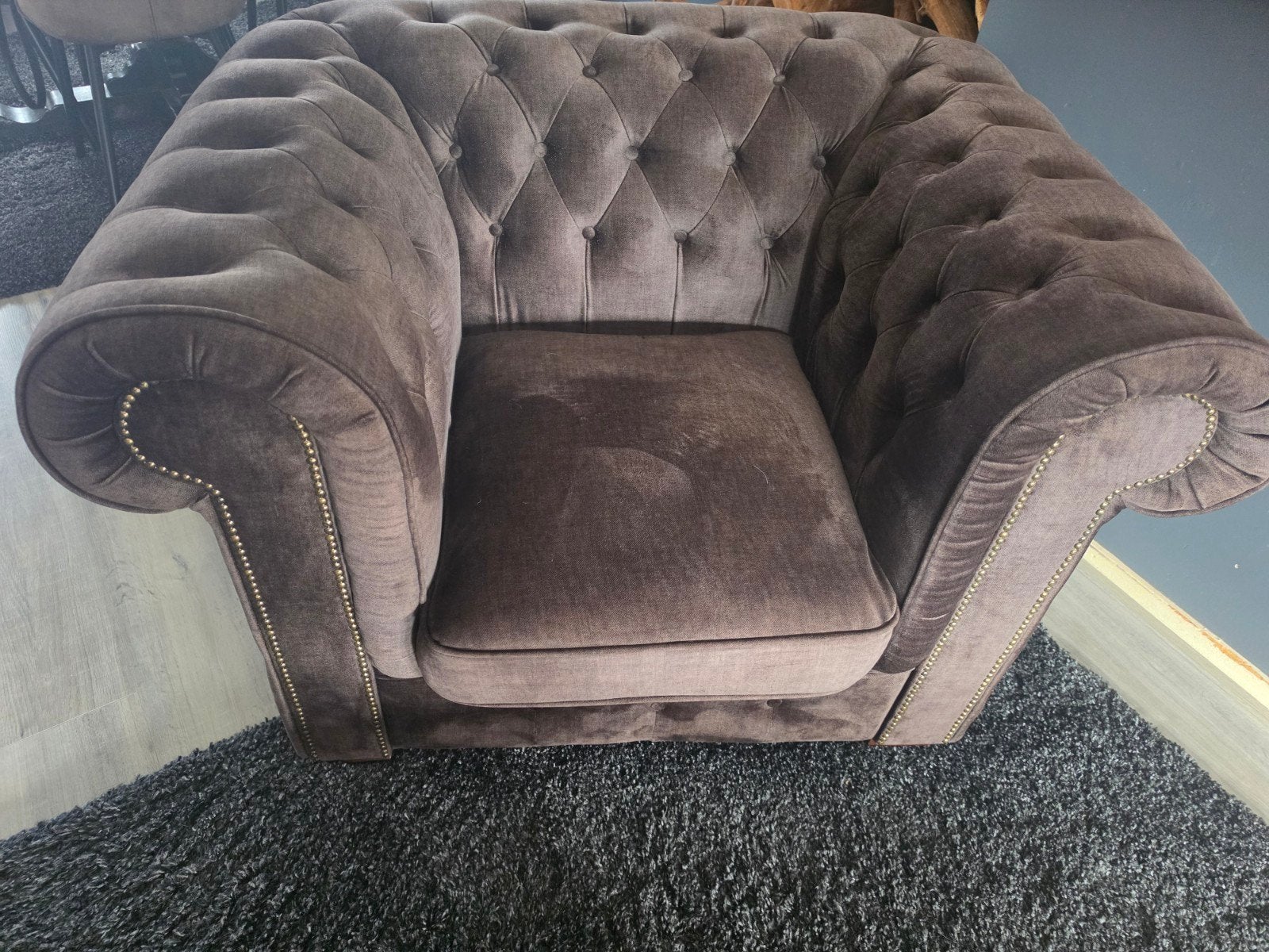 chesterfield stoel van fluwelen stof,, Ophalen, 75 tot 100 cm, Zo goed als nieuw, Minder dan 150 cm
