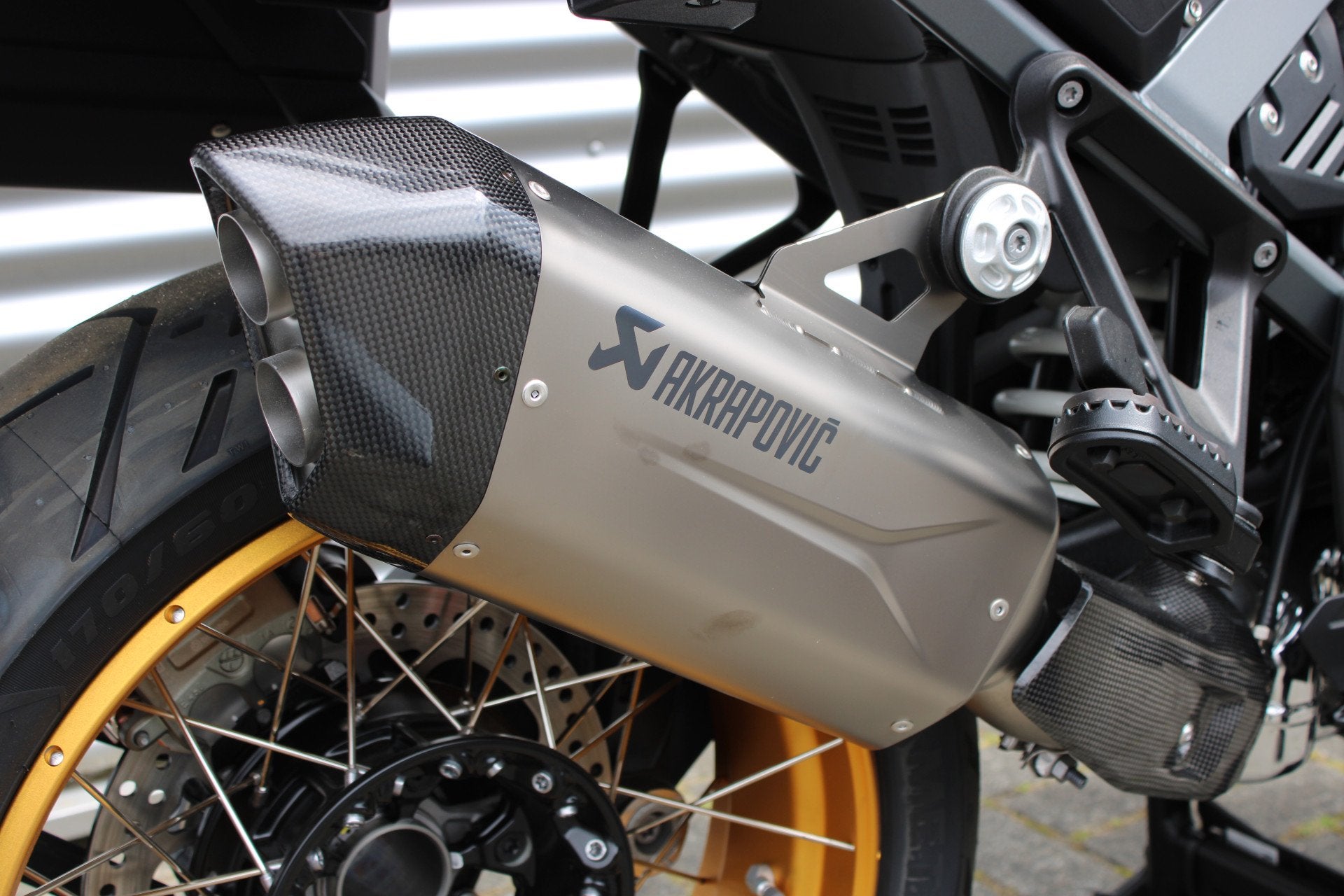 BMW R 1300 GS Adventure |Oostland Exclusive |Akrapovic |ASA, Motoren, Verkoop.motorrad@oostland-enschede.nl, Handvatverwarming