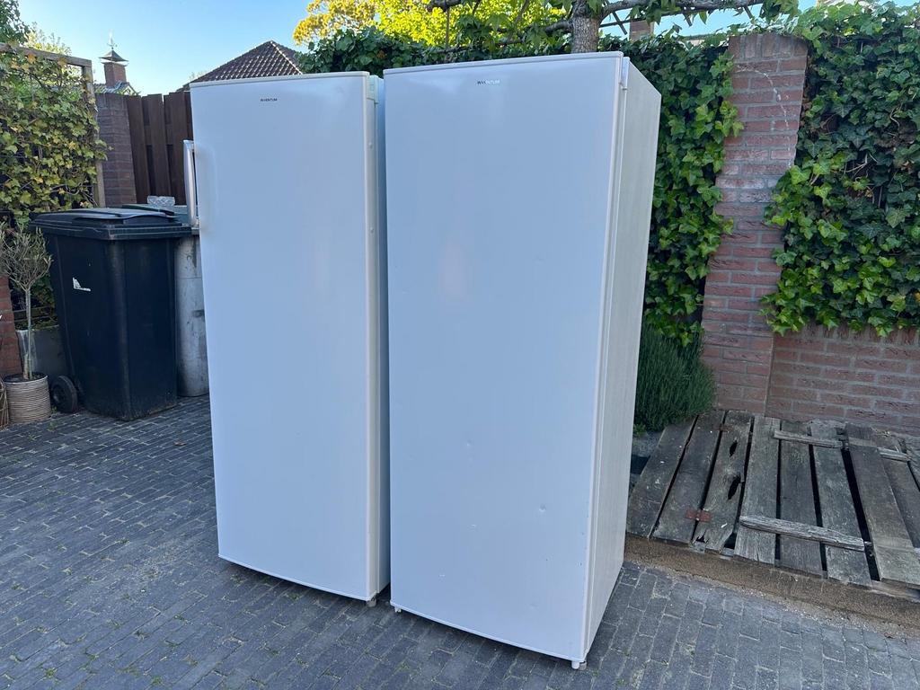 Nette Inventum koelkast en vriezer set, Witgoed en Apparatuur, Ophalen, Gebruikt, 120 tot 140 cm, 200 liter of meer