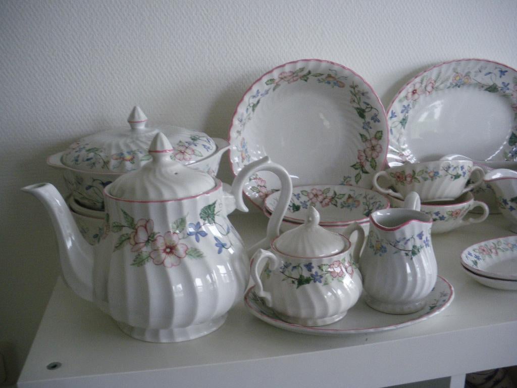 Wood & Sons Spring Fields servies, Ophalen of Verzenden, Zo goed als nieuw, Bord(en), Wedgwood