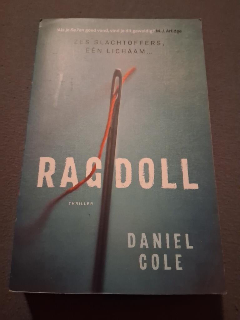 Ragdoll - Daniel Cole (Thriller), Ophalen of Verzenden, Gelezen, Daniel Cole, Europa overig