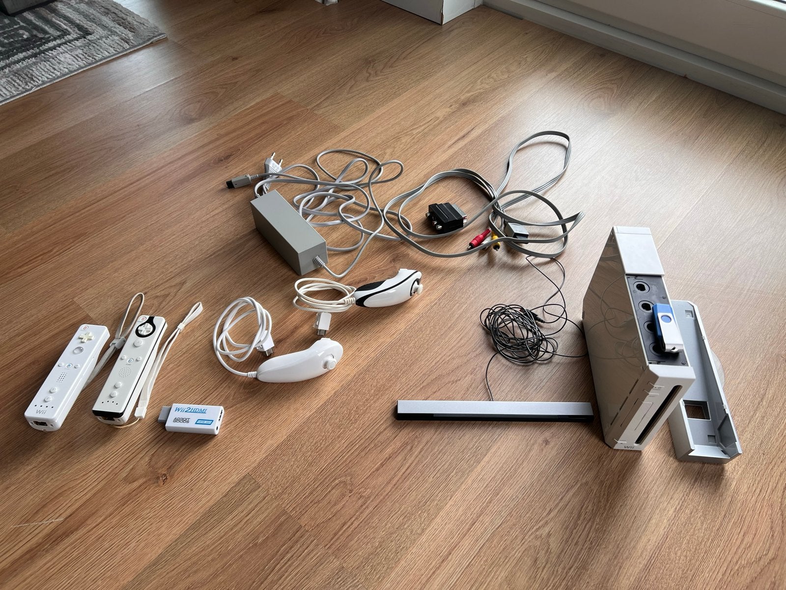 Nintendo Wii met 40+ spellen op USB-stick en accessoires, Ophalen of Verzenden, Gebruikt, Met 2 controllers, Met games