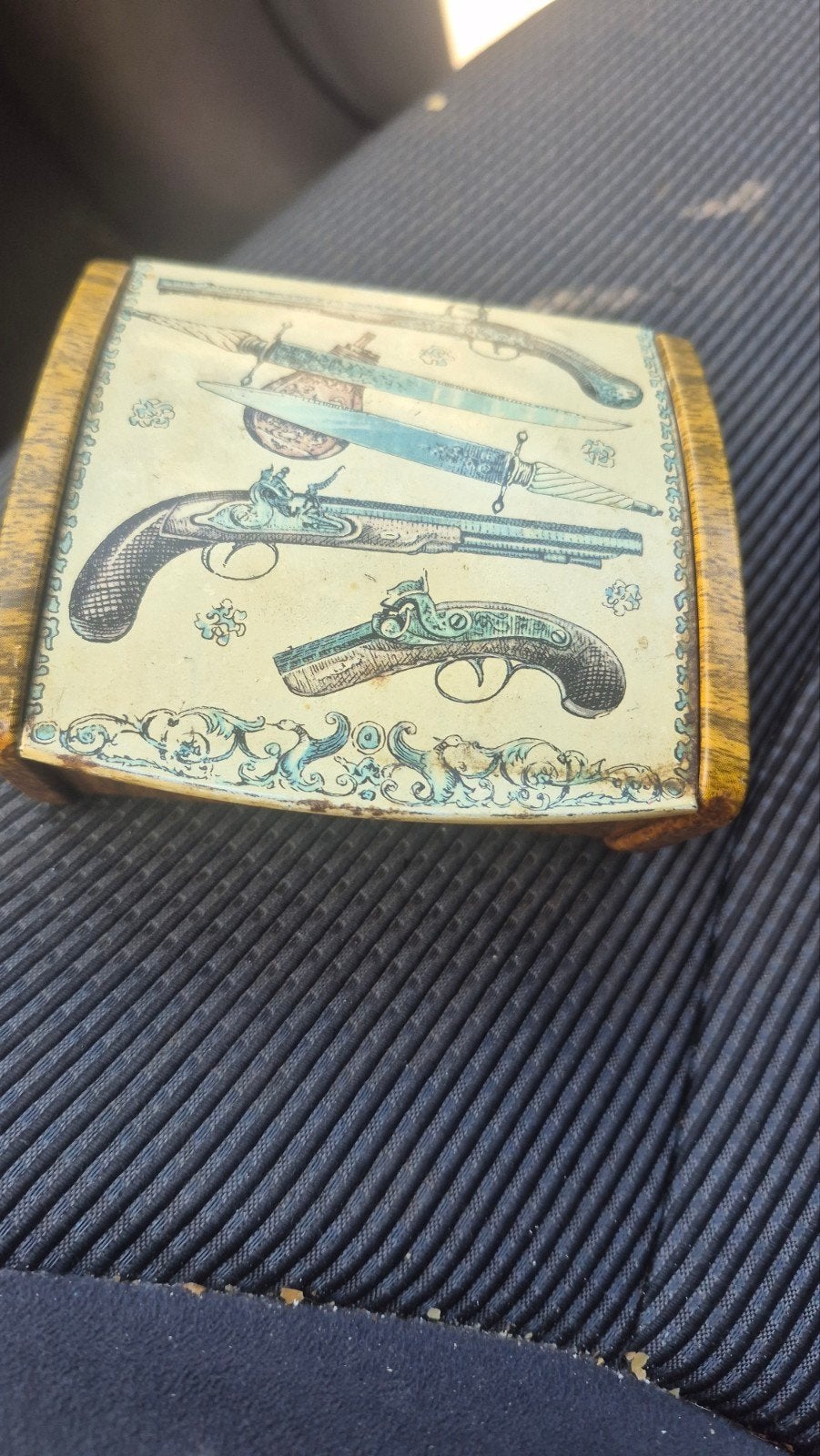 Vintage blikken doosje met wapenafbeeldingen, Ophalen of Verzenden