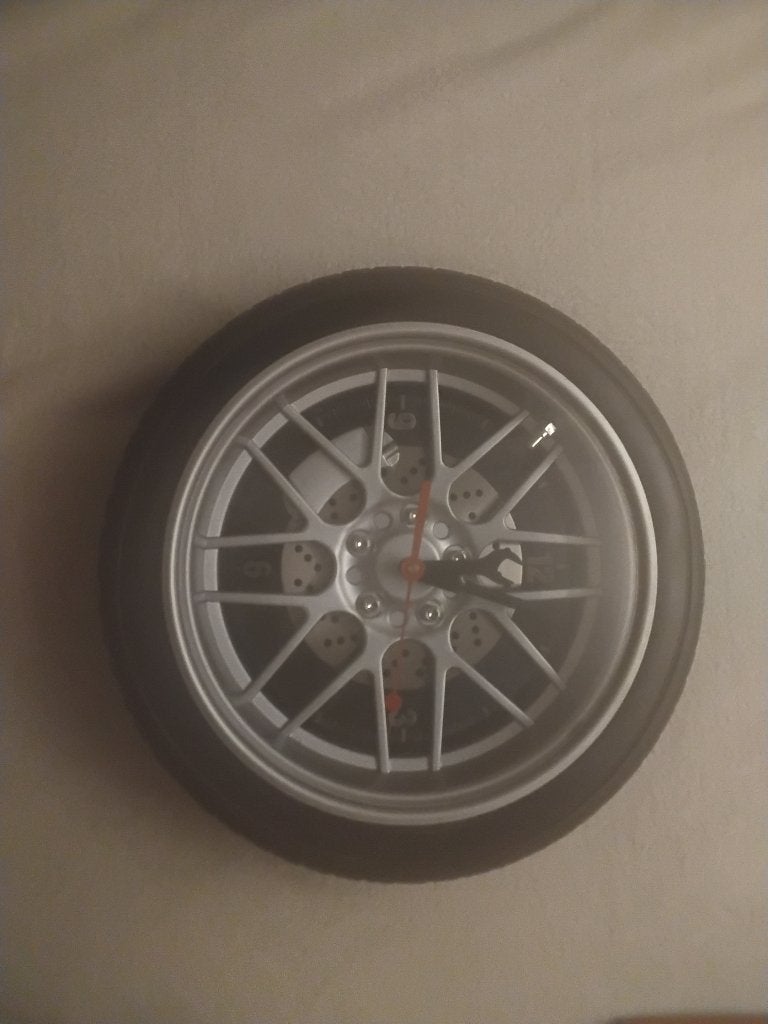 Klok Wandklok autoband defect, Ophalen of Verzenden, Gebruikt, Wandklok