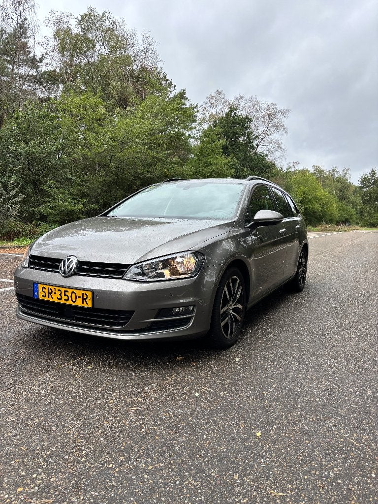 Volkswagen Golf 1.4 TSI 90KW Variant DSG 2014 Grijs, Auto's, 680 kg, 4 cilinders, Verwarmde buitenspiegels, Leder en Stof