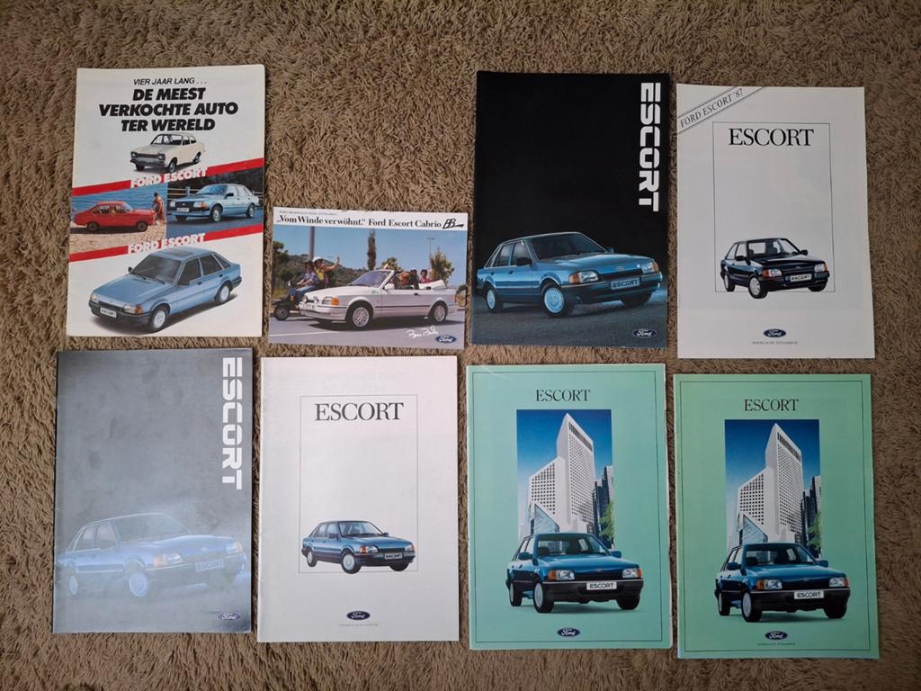 Lot autofolders Ford Escort mk4, Verzenden, Gelezen, Ford