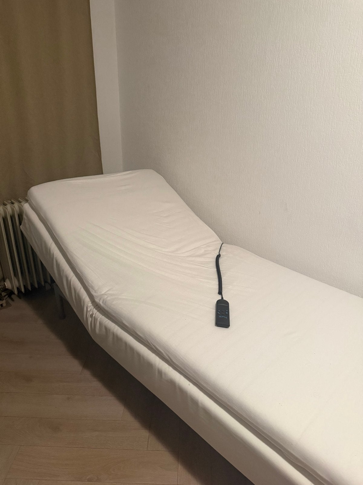 Eenpersoons elektrische boxspring - Verstelbaar, 90 cm, Eenpersoons, Wit, Ophalen of Verzenden