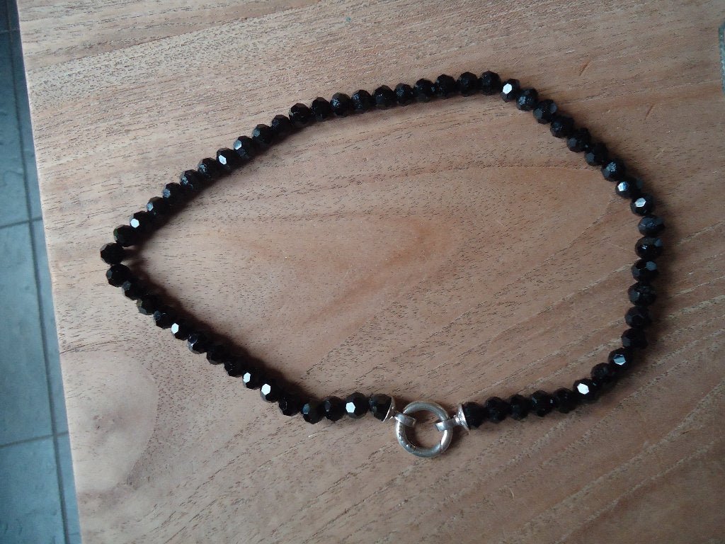 mooie zwarte zinzi ketting met zilveren slotclip facet kraal, Sieraden, Tassen en Uiterlijk, Kettingen, Ophalen of Verzenden, Zo goed als nieuw
