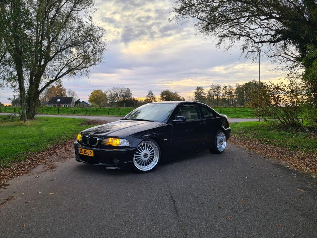 BMW 330CI 3.0 Coupe AUT 2002 Zwart M-Sport NL Auto H&K Leer, Auto's, BMW, Automaat, 1440 kg, 4 stoelen, Zwart
