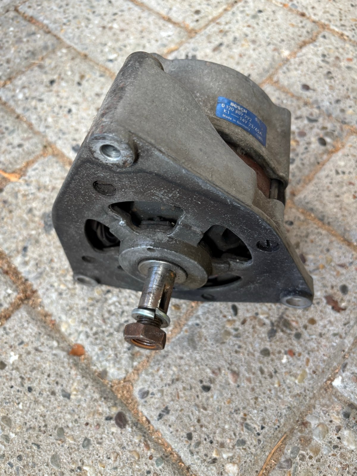 Dynamo 65 Ah voor VW T3 2.0 CU - Bosch 0 120 489 992, Auto-onderdelen, Gebruikt, Volkswagen