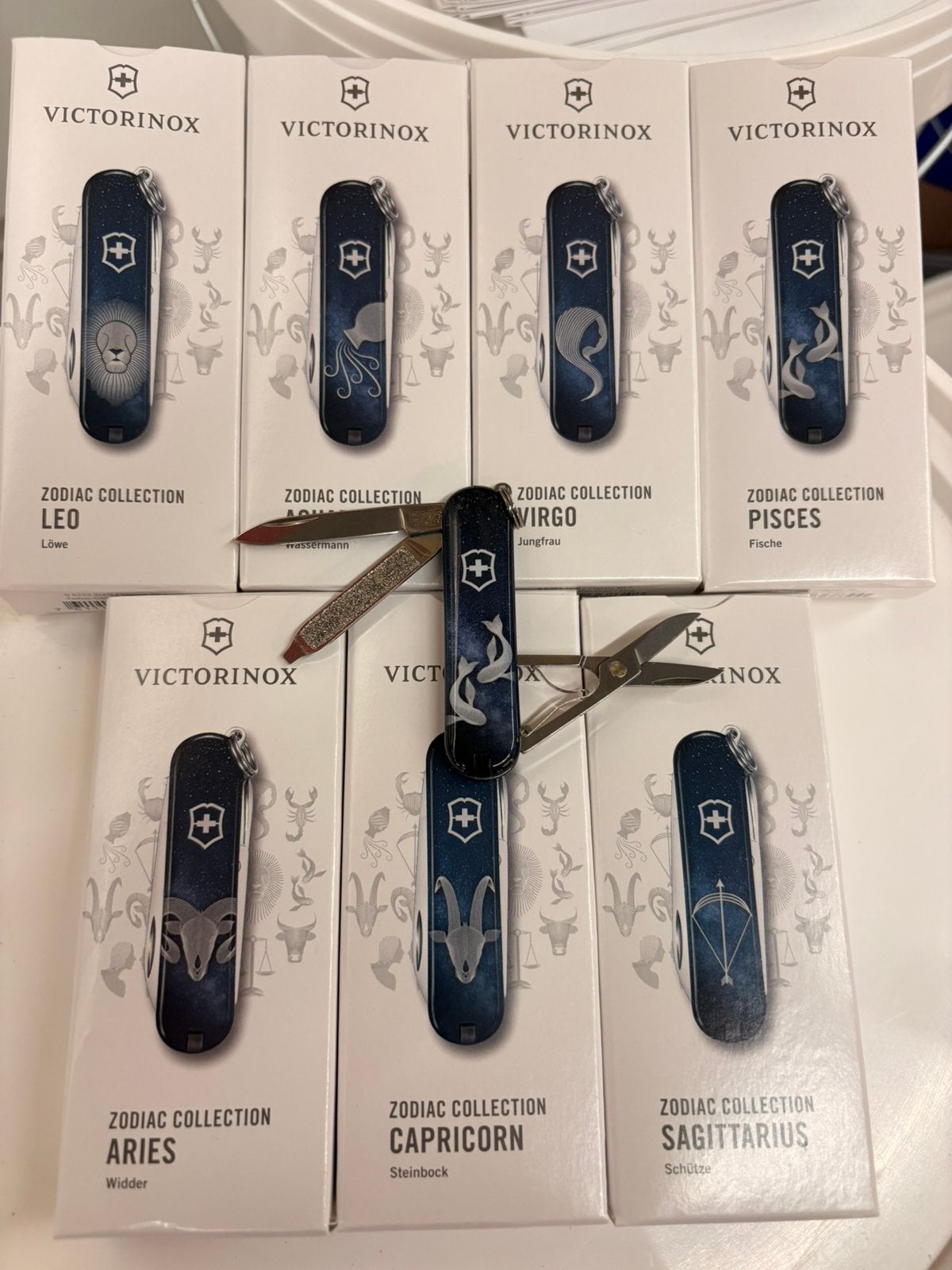 7 x Victorinox Classic zodiac zwitsers zakmes, Ophalen of Verzenden, Nieuw