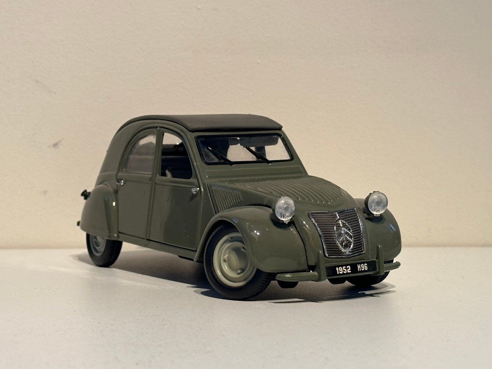 Citroën 2CV Ribbeleend | Maisto | schaal 1:18, Ophalen of Verzenden, Zo goed als nieuw, Maisto