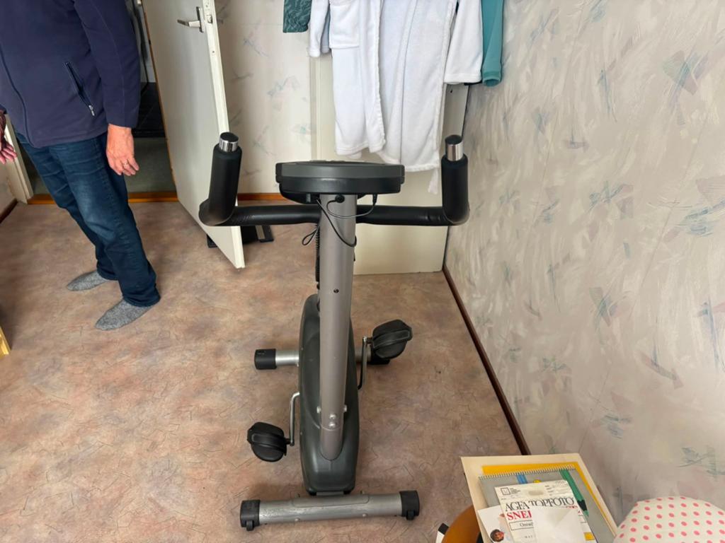 Hometrainer Sven ht 400, Ophalen, Zo goed als nieuw, Metaal, Hometrainer