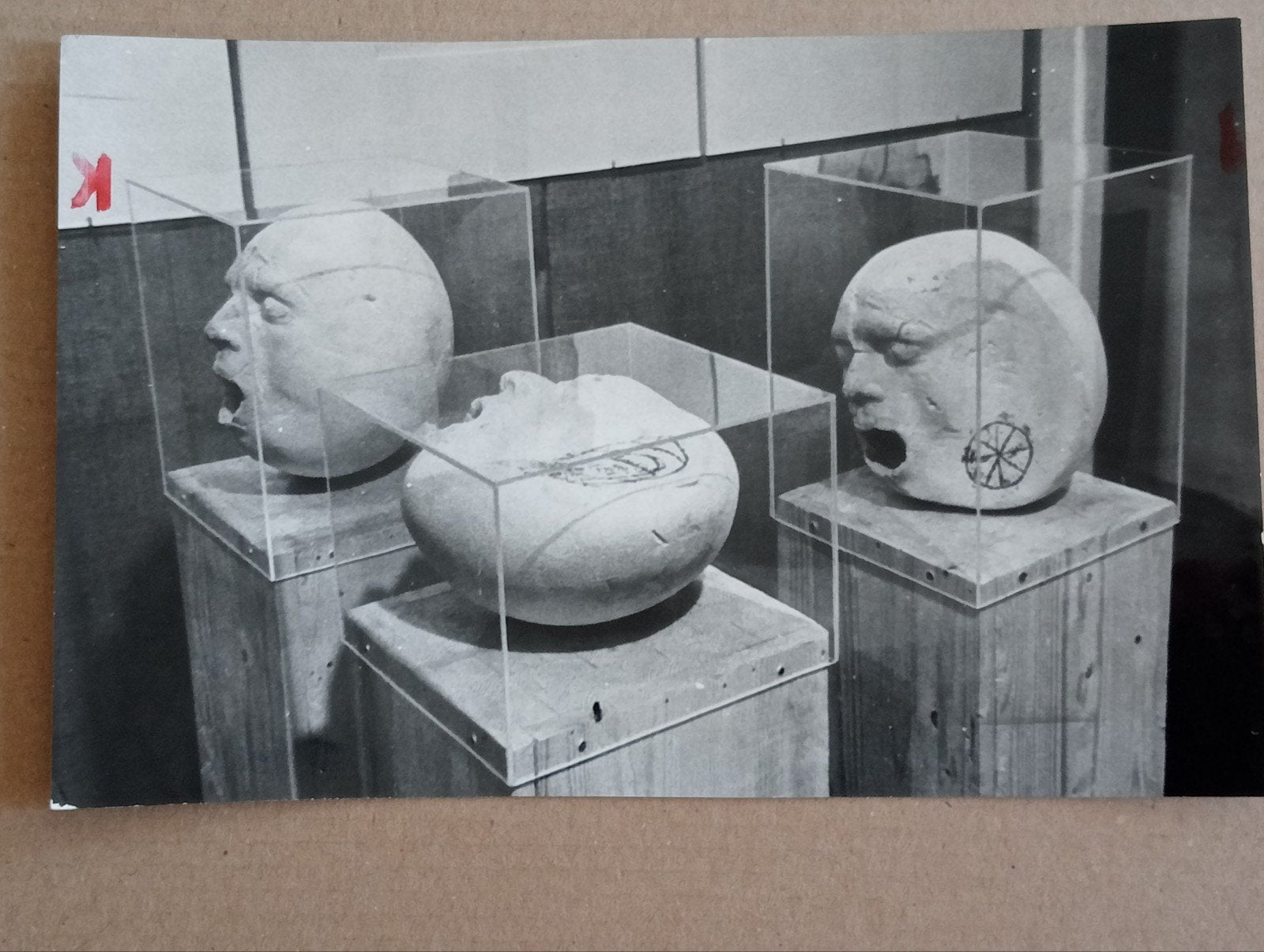 Jan van Leeuwen 'Hoofden' foto Galerie Guido de Spa, Ophalen of Verzenden