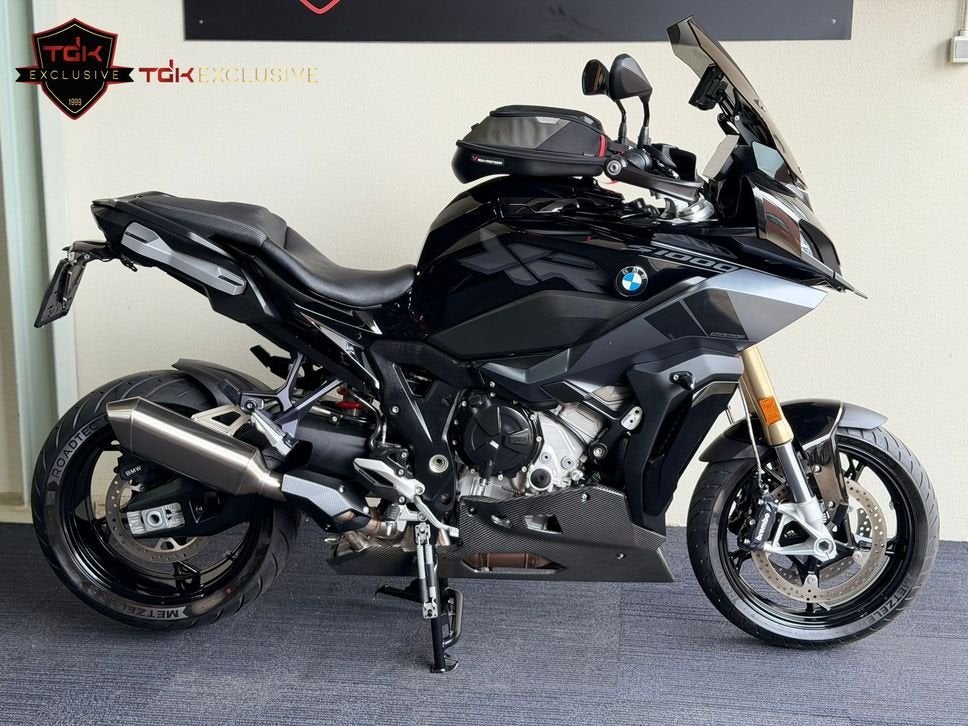 BMW S 1000 XR TRIPLE BLACK DYNAMIC NIEUWSTAAT S1000XR, Motoren, 4 cilinders, Motorrijbewijs A, Bedrijf, Onbekend