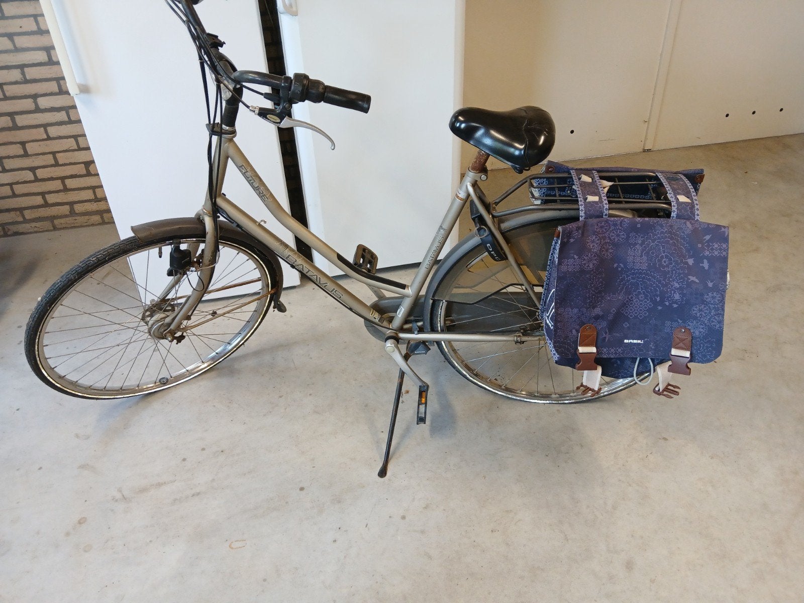 Batavus damesfiets met lage instap en versnellingen, Ophalen, Batavus, Versnellingen, Trommelrem