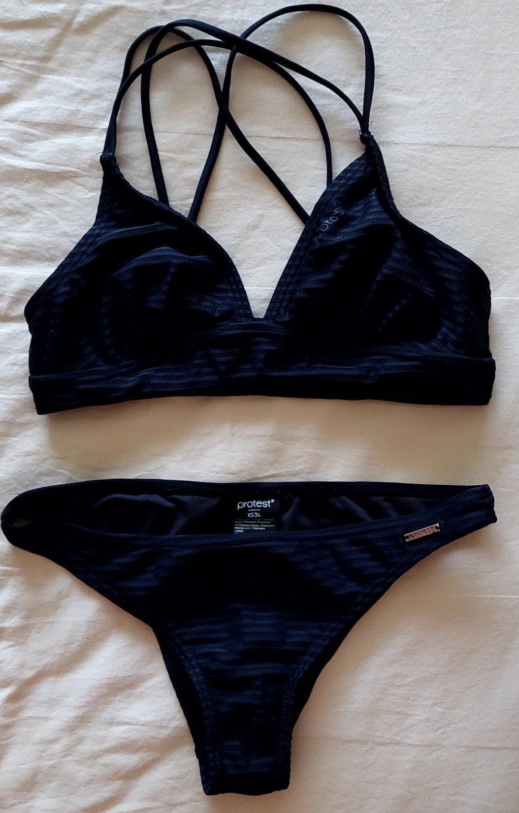 Protest zwarte bikini en een grijs short maat XS, Kleding | Dames, Badmode en Zwemkleding, Zwart, Ophalen of Verzenden, Zo goed als nieuw