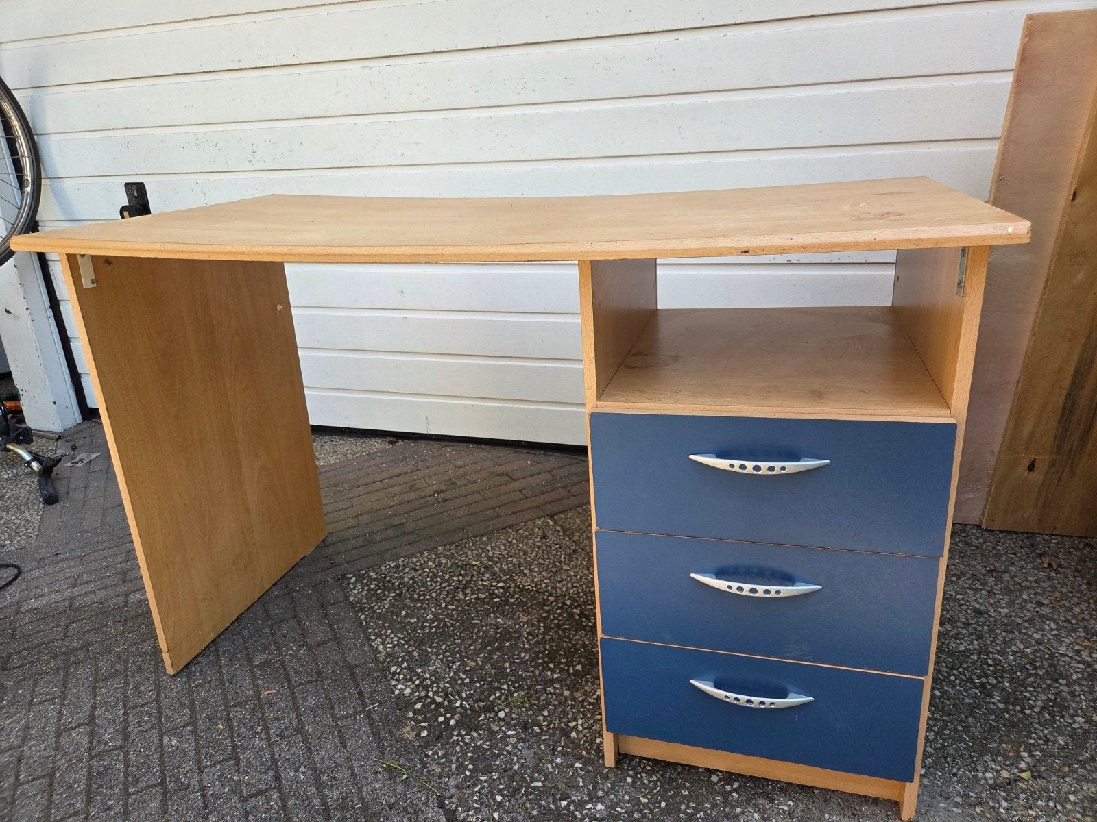 Bureau met lades - Hout en blauw, Ophalen, Met lades, Gebruikt, Hout
