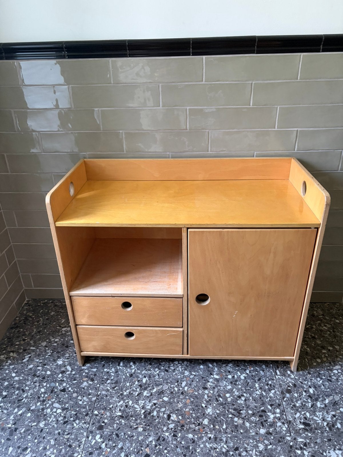 Van Dijk vintage poppen commode kast, Kinderen en Baby's, Kinderkamer | Commodes en Kasten, Ophalen, 50 tot 70 cm, 90 tot 105 cm