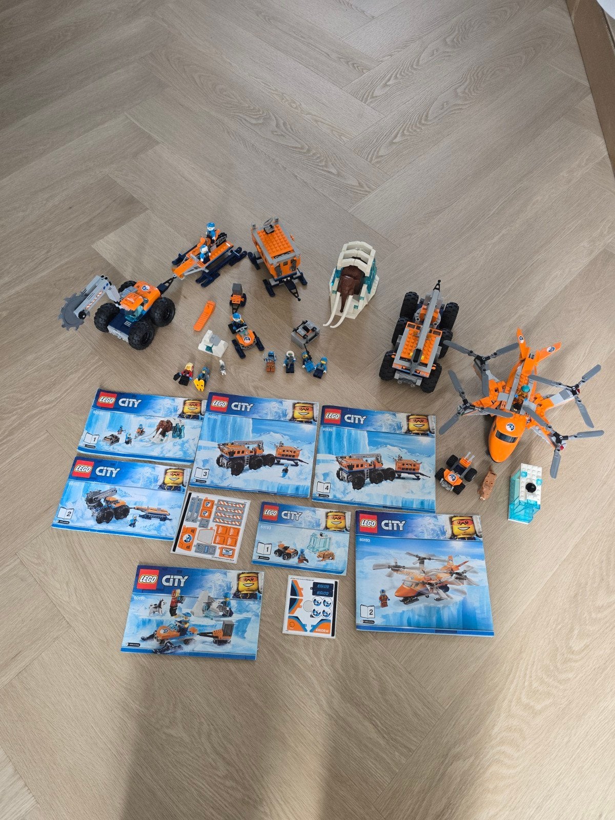 Grote bak LEGO City met diverse sets en handleidingen, Kinderen en Baby's, City, Verzenden, Lego, Zo goed als nieuw