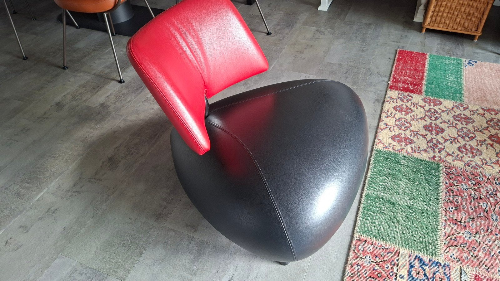 Leolux Pallone stoel in nieuwstaat, Ophalen, Zo goed als nieuw, 50 tot 75 cm, Leer