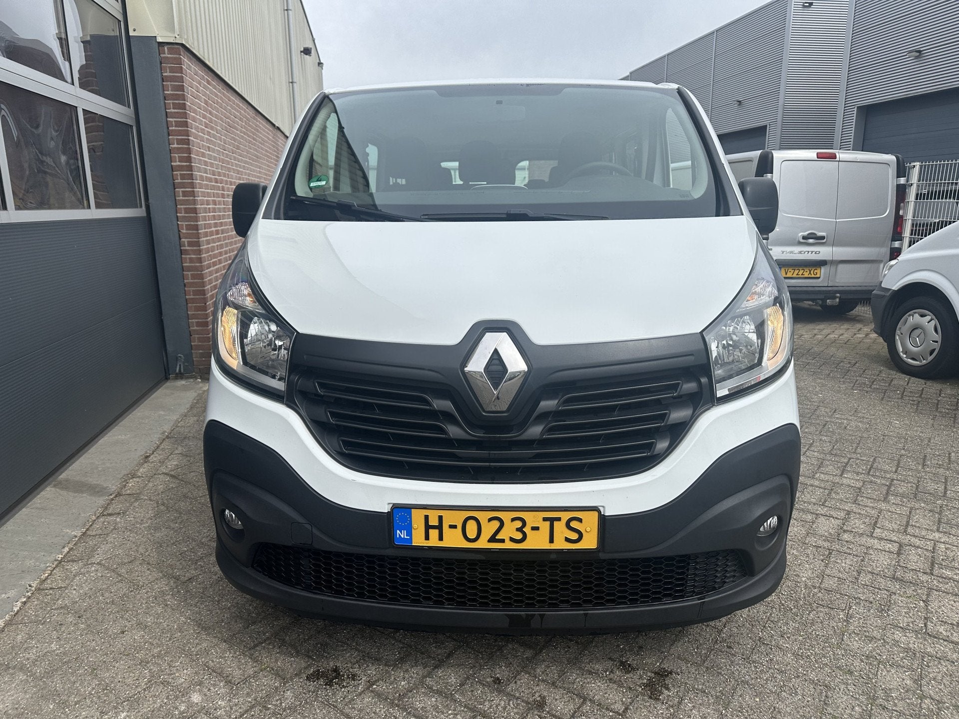 Renault Trafic Passenger 1.6 dCi L2 9 persoons 19.950 incl B, Voorwielaandrijving, Stof, Gebruikt, 2000 kg