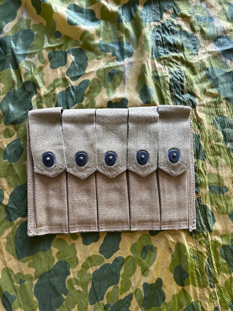 Tweede wereldoorlog US thompson pouch 1942, Ophalen of Verzenden, Landmacht, Amerika, Overige typen