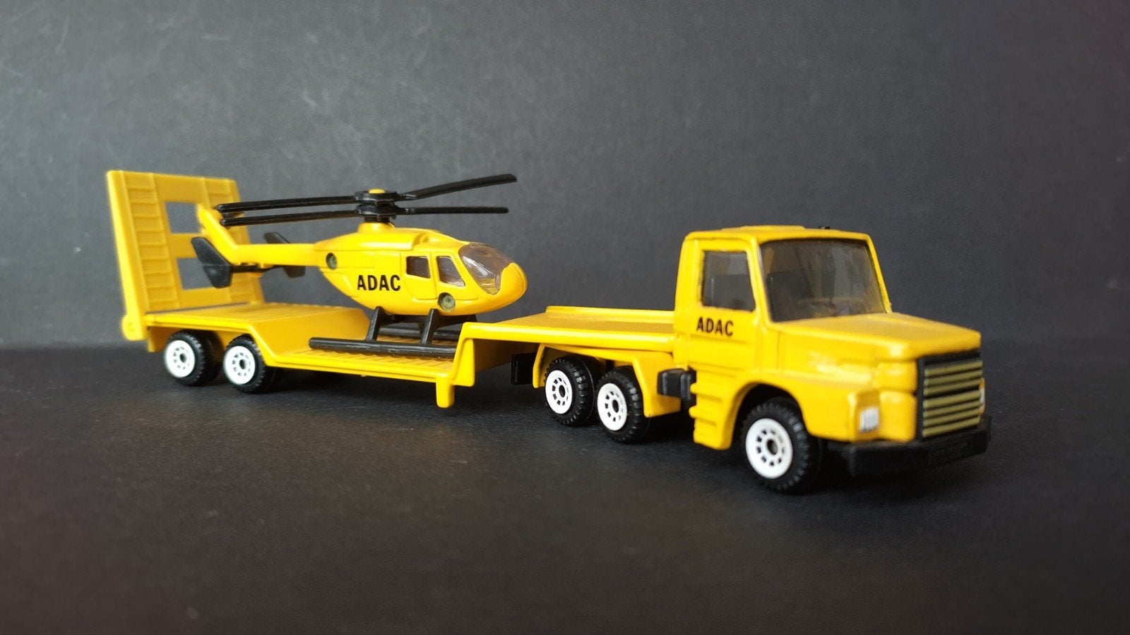 Scania Torpedo met Atlas Heli adac Siku Pol, Verzenden, Zo goed als nieuw, Bus of Vrachtwagen, Sieper