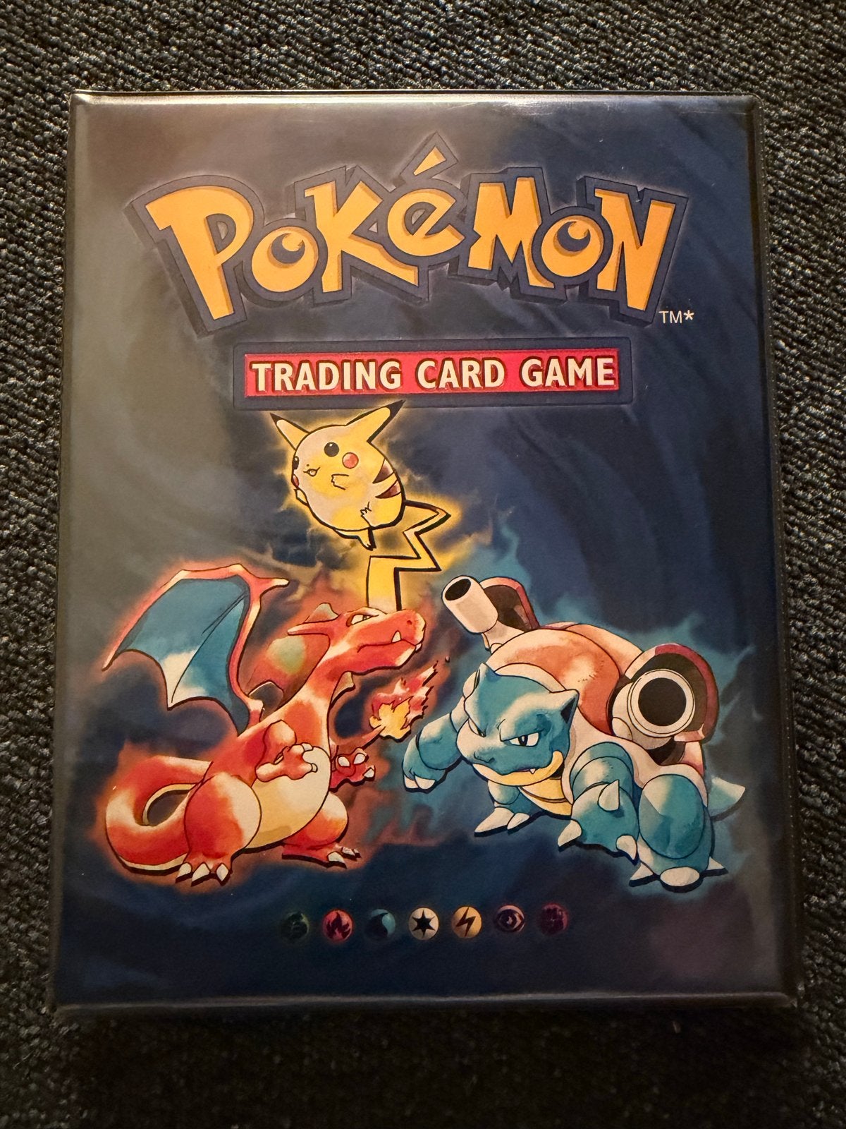 Complete Baseset WOTC 1999-2000 met originele binder WOTC, Ophalen of Verzenden, Gebruikt, Meerdere kaarten