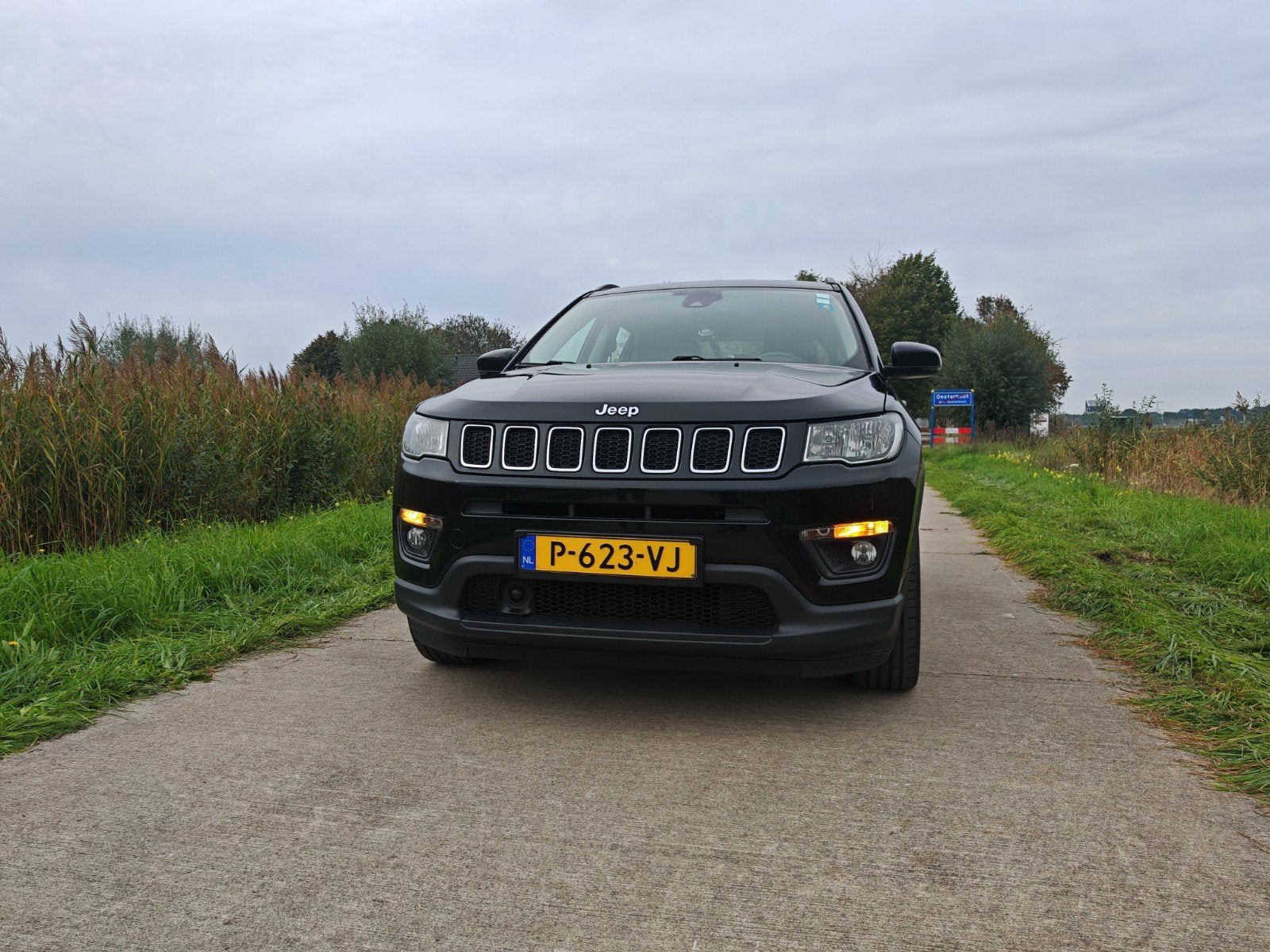 Jeep Compass 2018 Zwart, Auto's, Dealer onderhouden, 450 kg, 1440 kg, Zwart