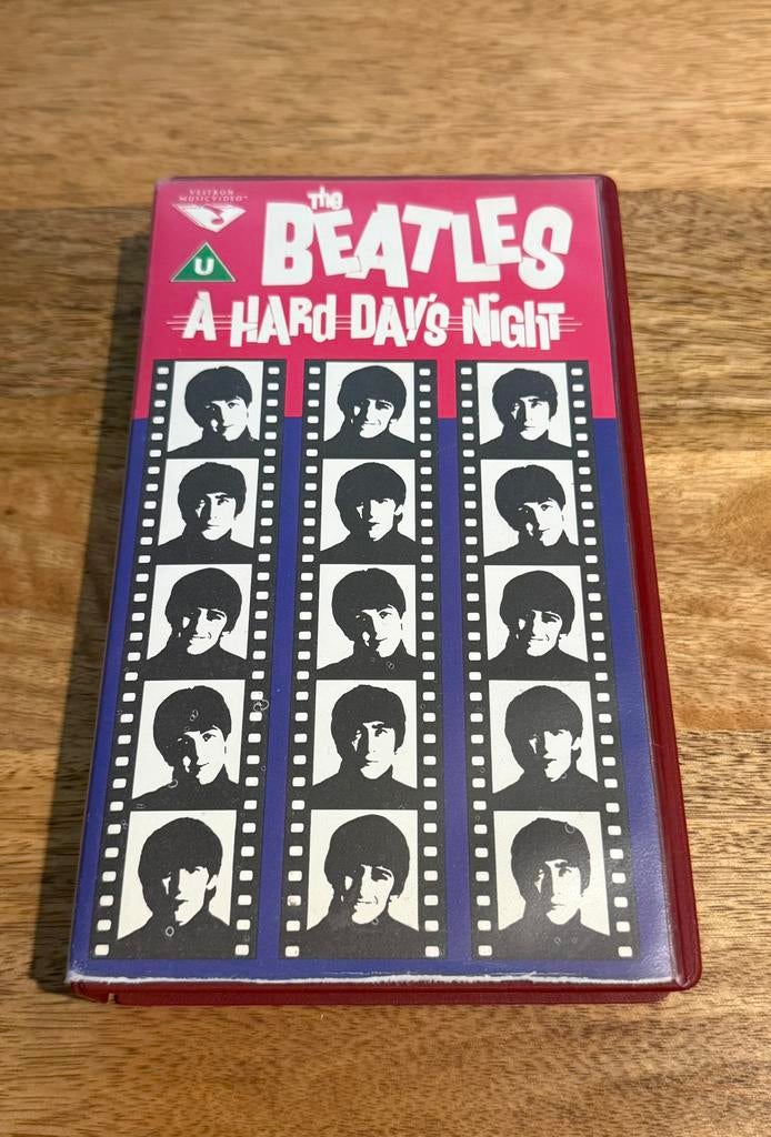 The Beatles - A hard day’s night VHS tape, Cd's en Dvd's, VHS | Documentaire, Tv en Muziek, Ophalen of Verzenden, Zo goed als nieuw