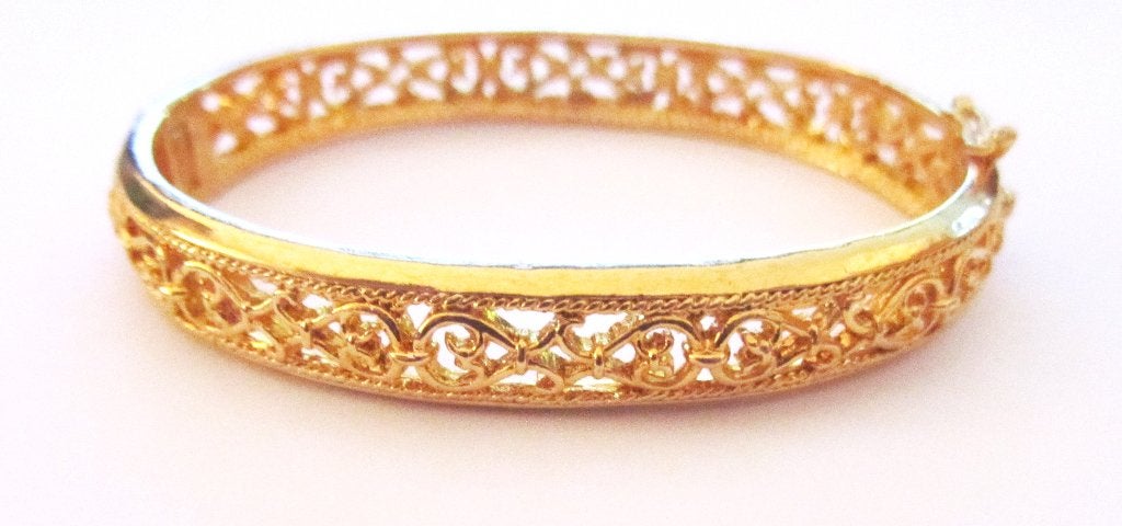 Mooie vergulde filigraan opengewerkte armband slavenarmband, Sieraden, Tassen en Uiterlijk, Verzenden, Zo goed als nieuw, Goud