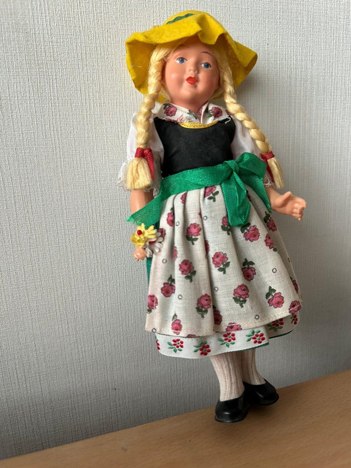 Mooi popje, Ophalen of Verzenden, Pop
