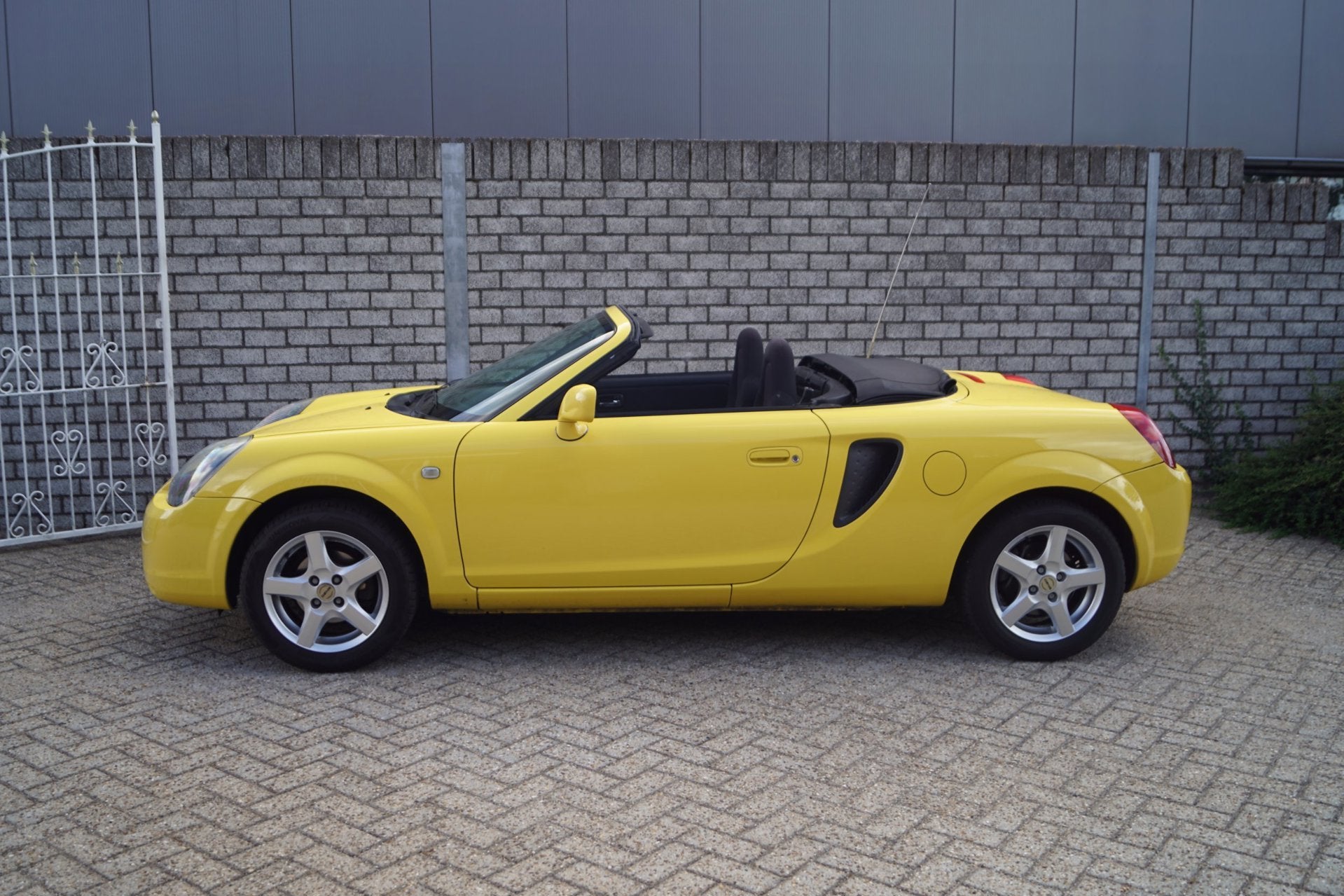Toyota MR 2 1.8-16v VVT-i Cabrio Stuurbekrachtiging Elektris, Gebruikt, 4 cilinders, Cabriolet, Bedrijf