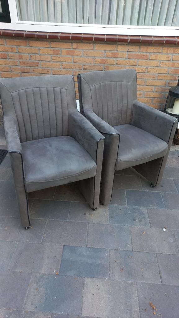 6 grijze eetkamerstoelen met wielen, Huis en Inrichting, Ophalen, Gebruikt, Vijf, Zes of meer stoelen, Stof