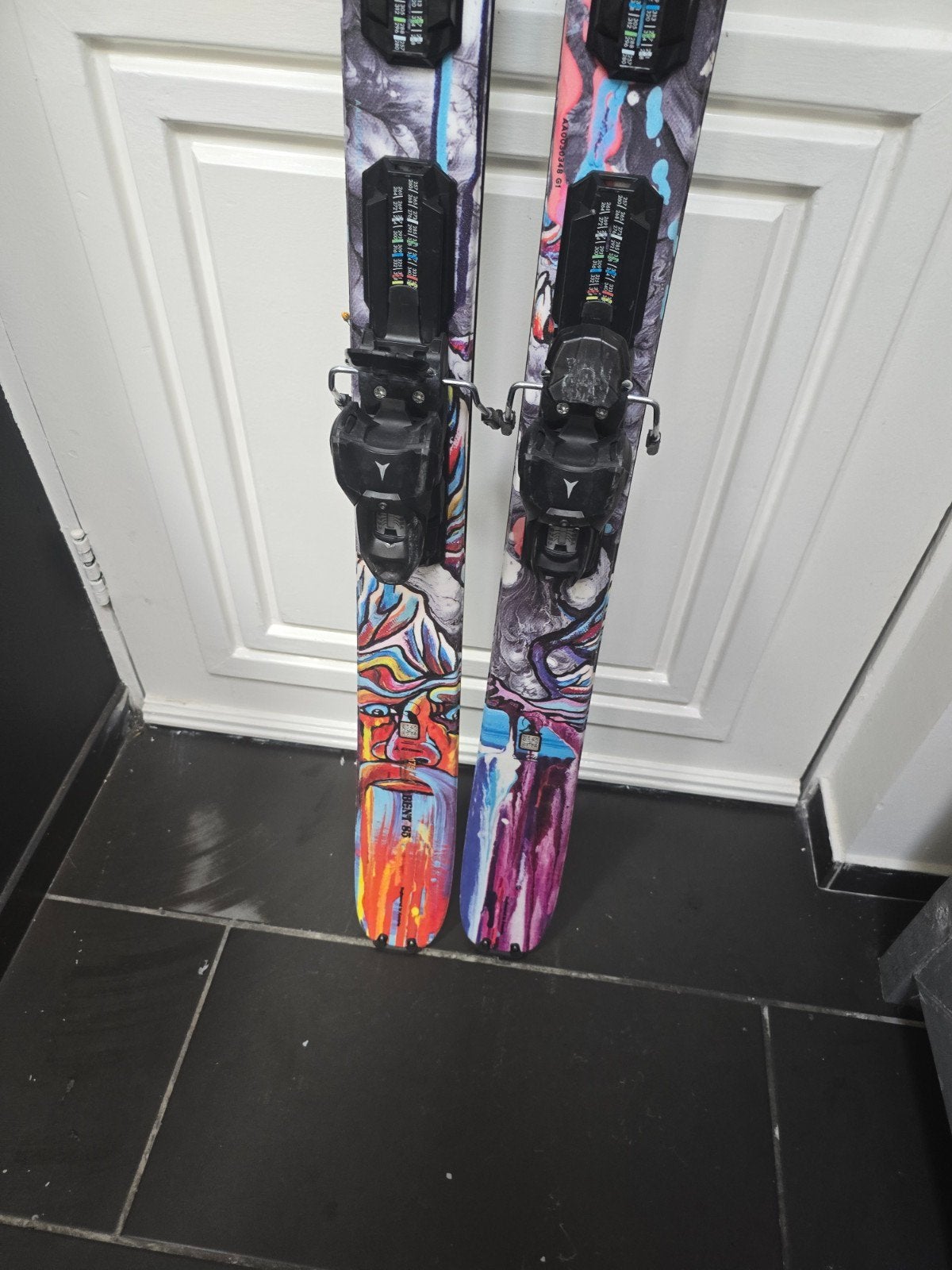 175cm ATOMIC BENT 85 TWINTIPS FREESTYLE SKI, 160 tot 180 cm, Ophalen of Verzenden, Zo goed als nieuw, Carve
