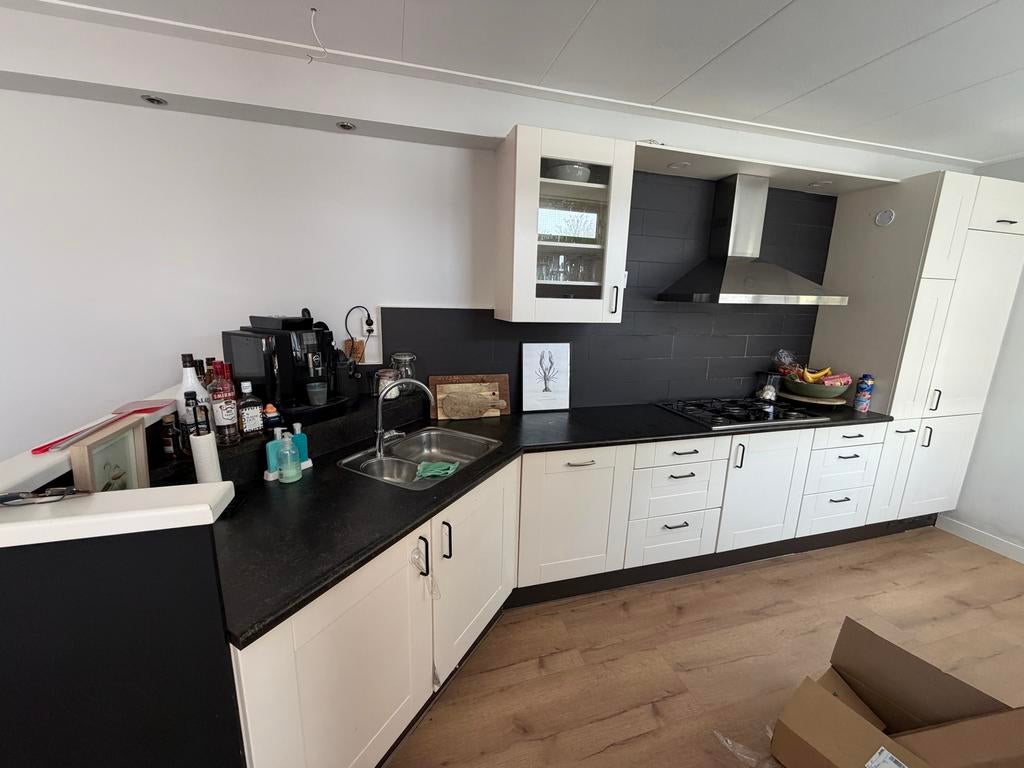 Complete keuken met apparatuur (4,7m breed), Huis en Inrichting, Keuken | Complete keukens, Ophalen, Gebruikt, Wit, Hoekkeuken