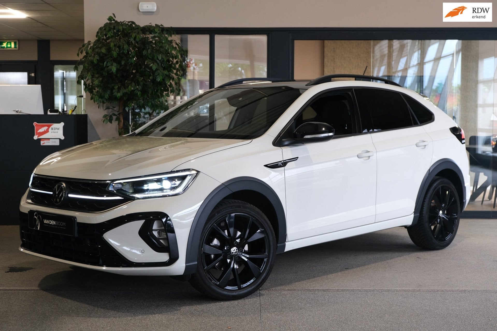Volkswagen Taigo 1.0 TSI R-Line DSG Navi Led Virtual Acc Pdc, Adaptive Cruise Control, Gebruikt, Alcantara, Origineel Nederlands