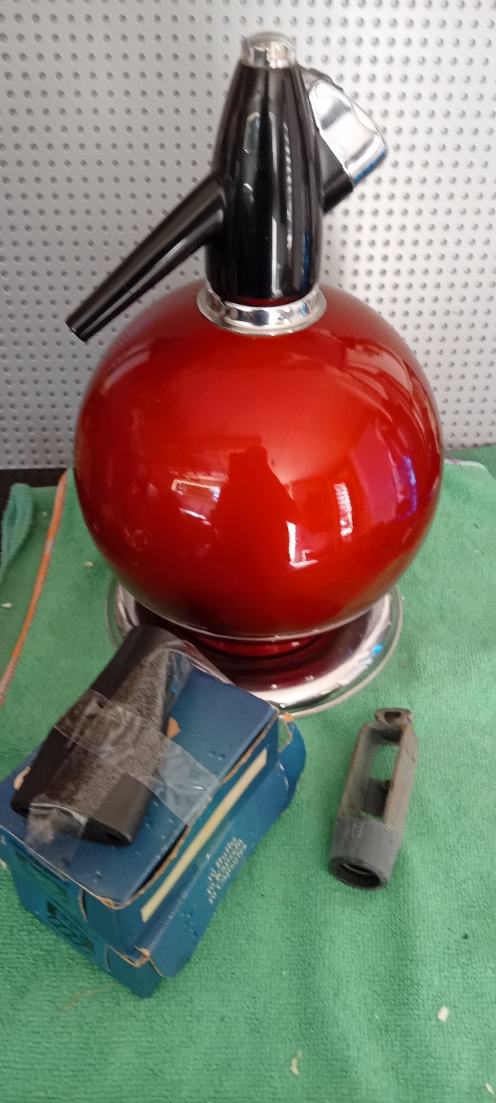 SPARKLETS GLOBEMASTER. Vintage water siphon met patronen, Overige typen, Ophalen of Verzenden, Zo goed als nieuw, Metaal