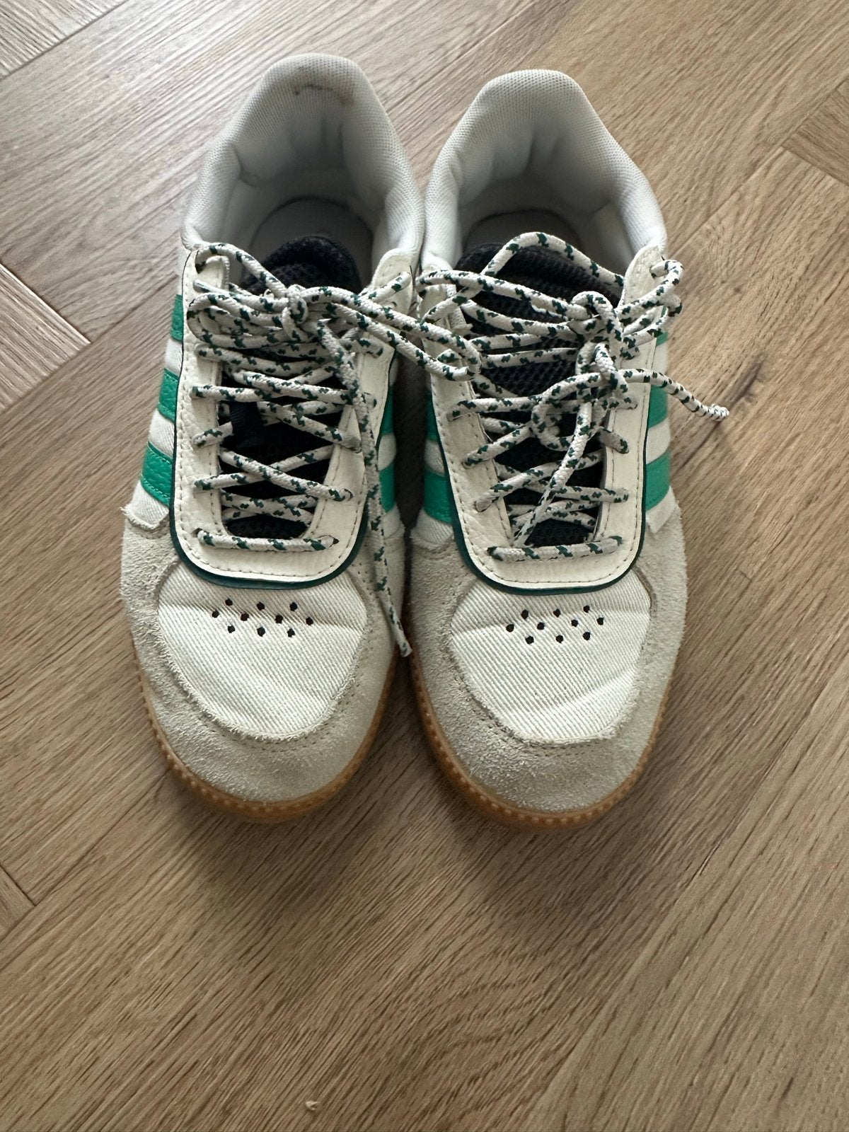 Adidas breaknet sleek wit met groen - Maat 39 1/3, Kleding | Dames, Ophalen of Verzenden, Gedragen, Wit, Sneakers of Gympen