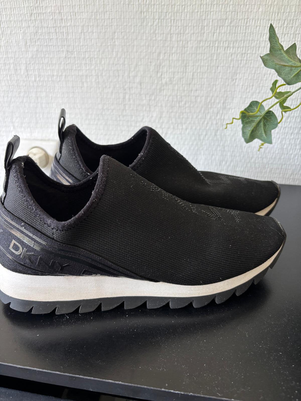 DKNY Schoenen maat 40, Verzenden, Zwart, Sneakers of Gympen, Gedragen
