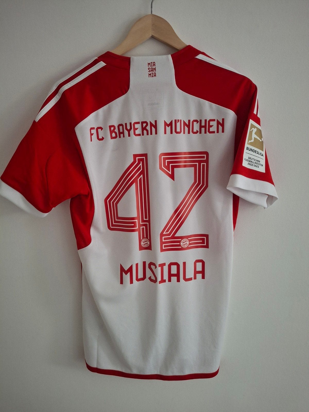 Authentiek musiala shirt met bundesliga patch maat M, Maat M, Ophalen of Verzenden, Nieuw, Shirt